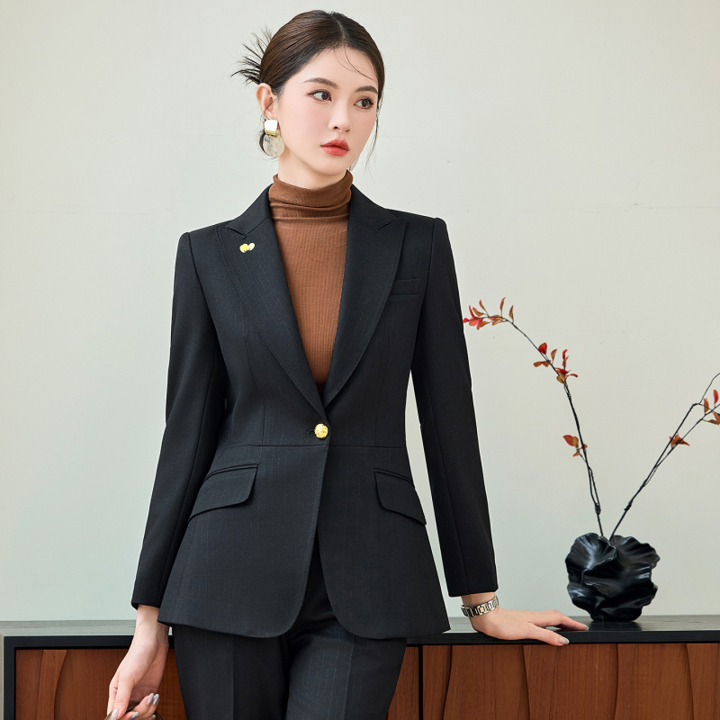 Красный костюм для женщин, осе – обзор и цена Women'S Red Formal Wear